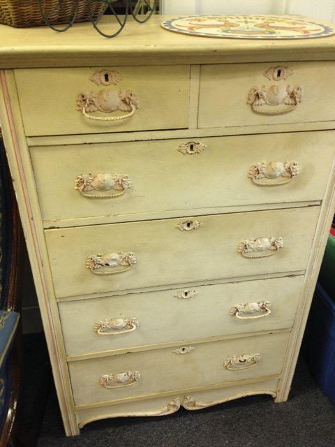Sold Lovely Vintage Dresser Needs A Little Refurbishing But Has