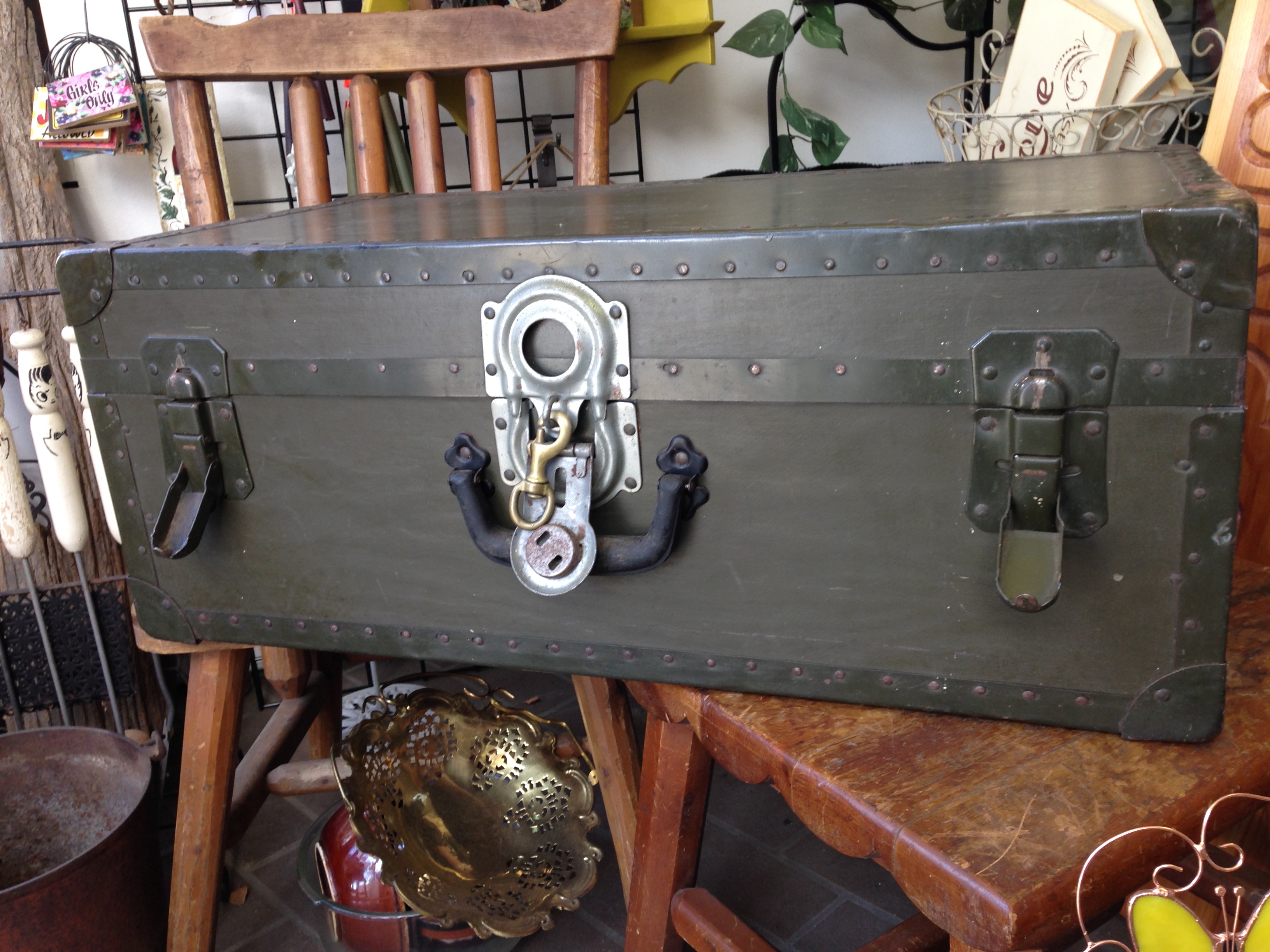 VINTAGE WW2 Steamer trunk army green military foot locker suitcase