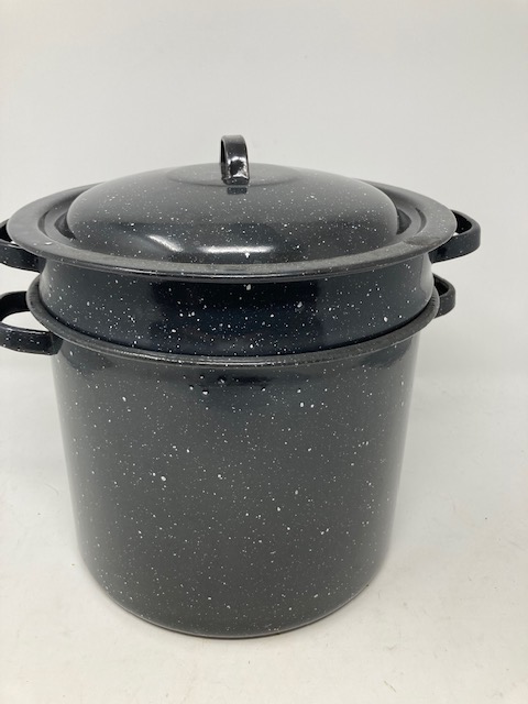 Small cooking pot enamel